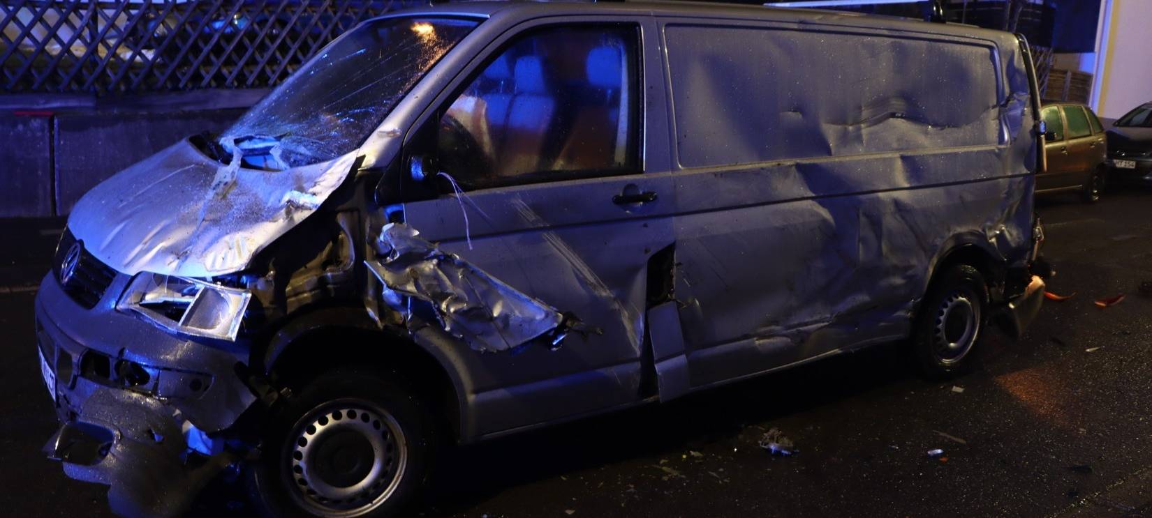 Radevormwald: Betrunkener sorgt mit gestohlenem Traktor für eine Schneise der Verwüstung