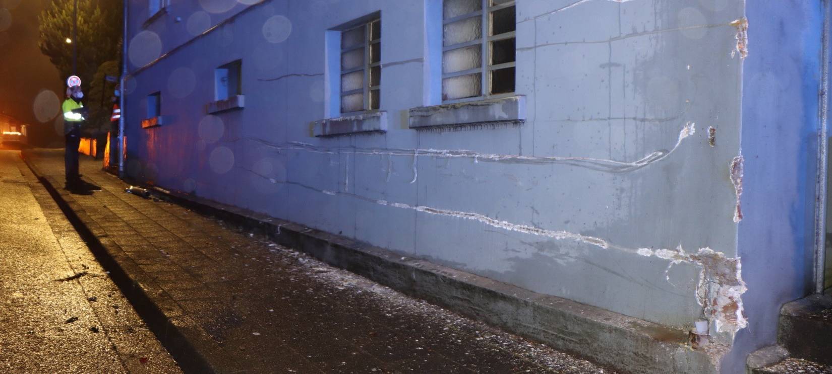 Radevormwald: Betrunkener sorgt mit gestohlenem Traktor für eine Schneise der Verwüstung