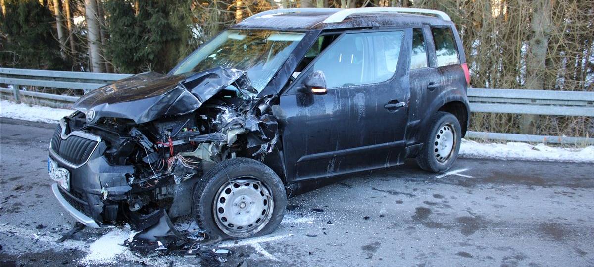 Wermelskirchen: Zusammenstoß mit Linienbus