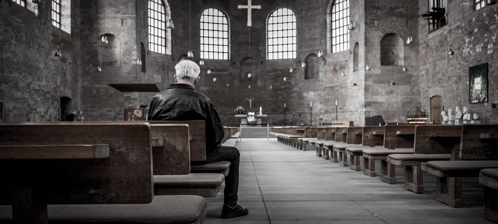 Zwei Eilanträge gegen Gottesdienst-Regelung im Oberbergischen
