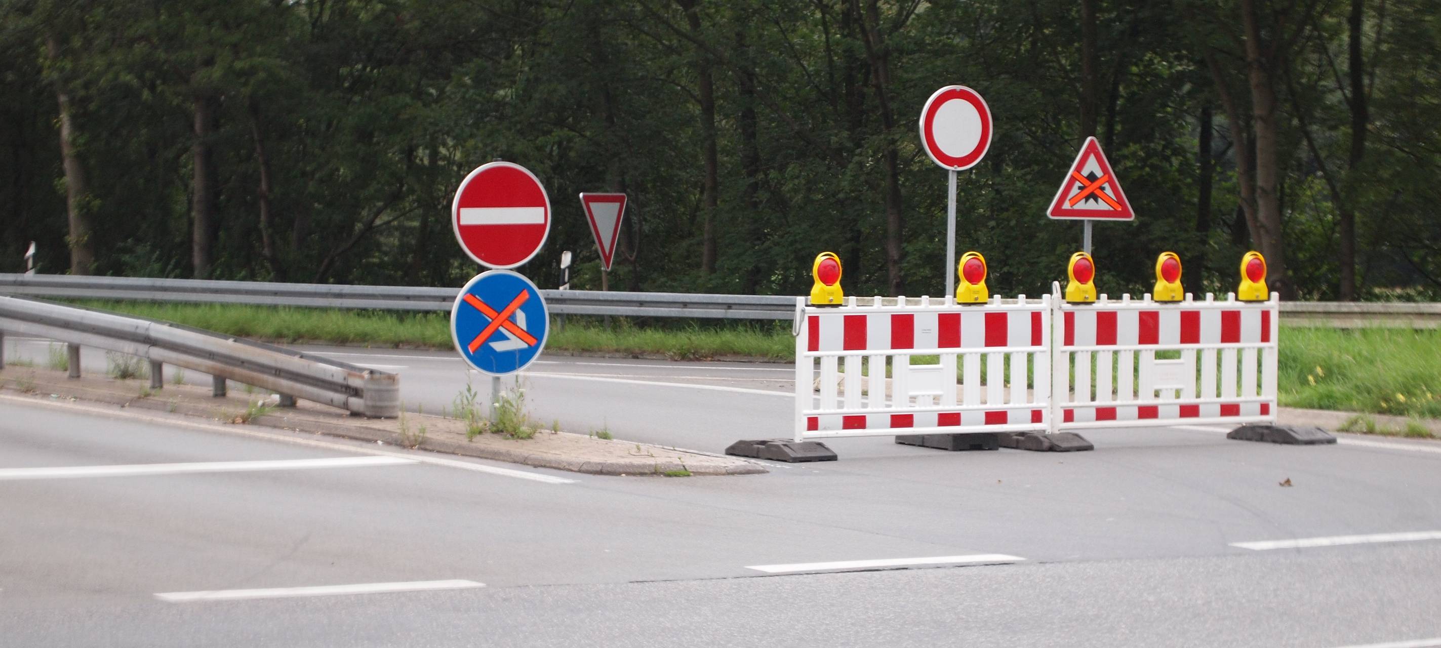 Zahlreiche Einschränkungen auf A4 bei Bensberg
