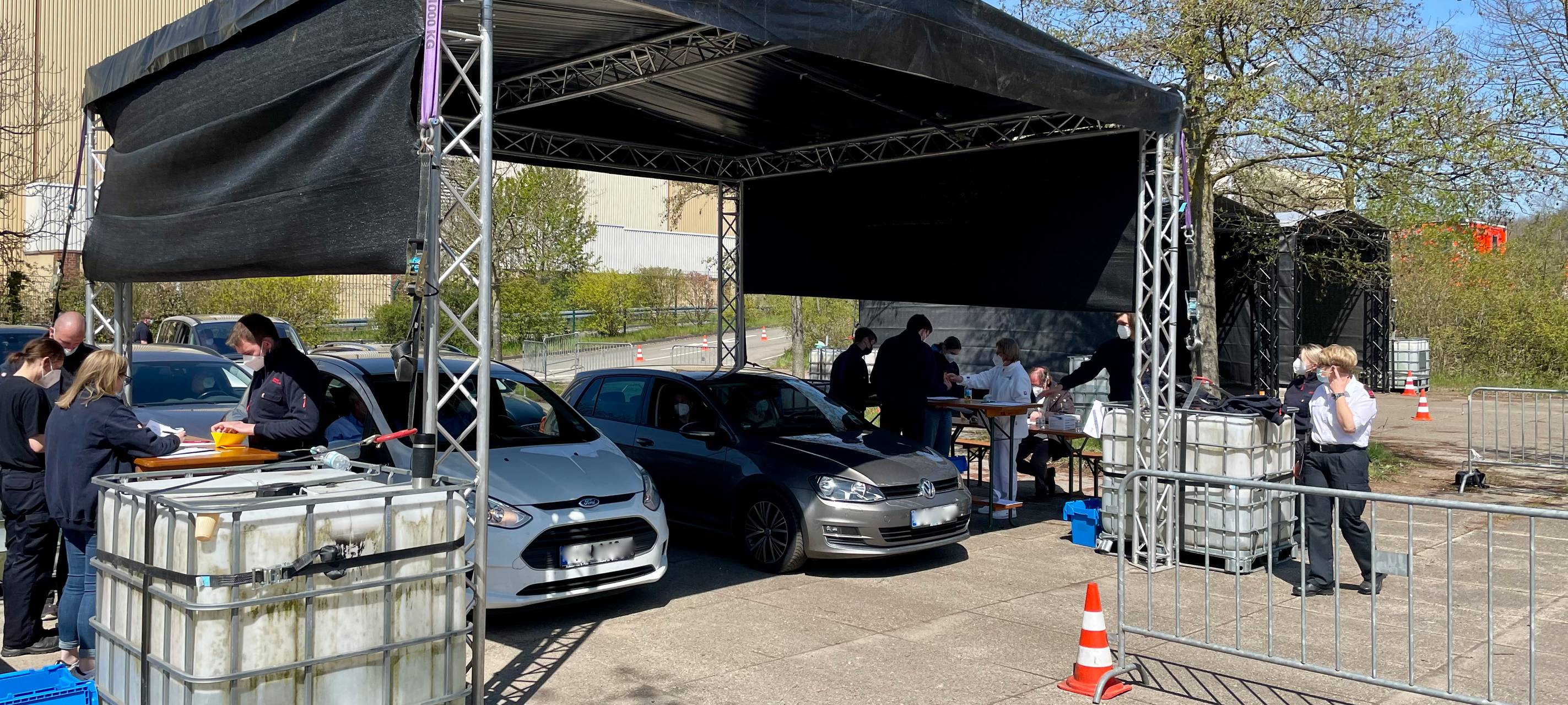 Bergische Feuerwehr per Drive-In geimpft