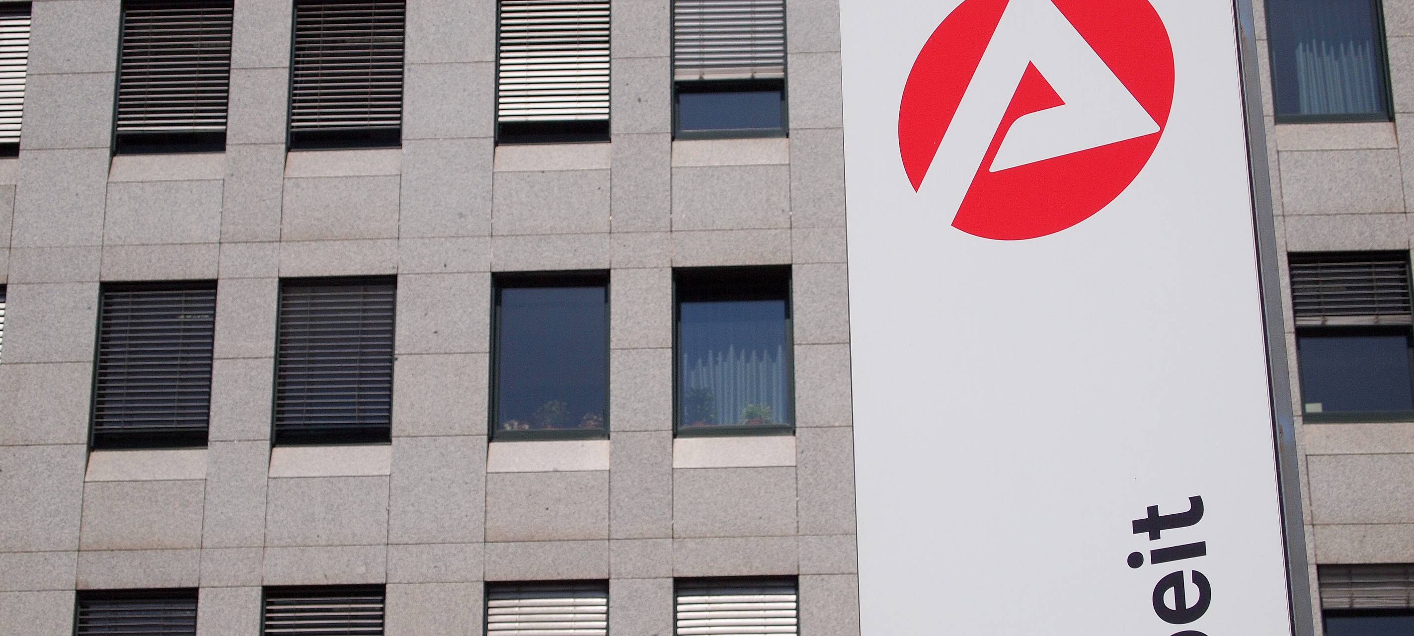 Wieder weniger Arbeitslose im April