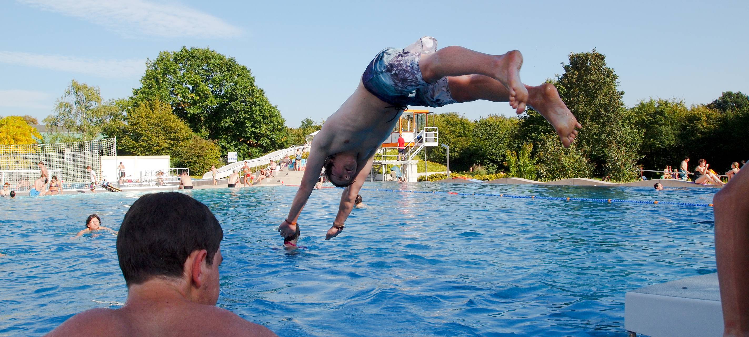 Freibäder suchen Rettungsschwimmer