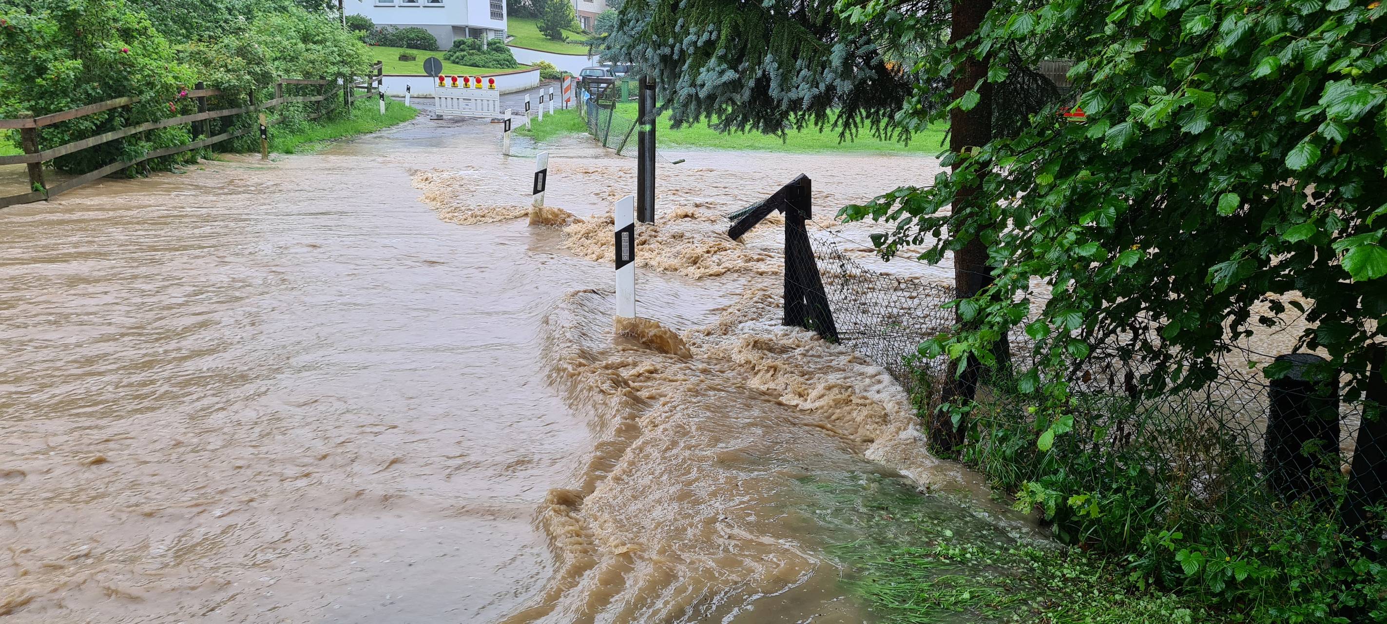 Starkregen Feuerwehr Burscheid