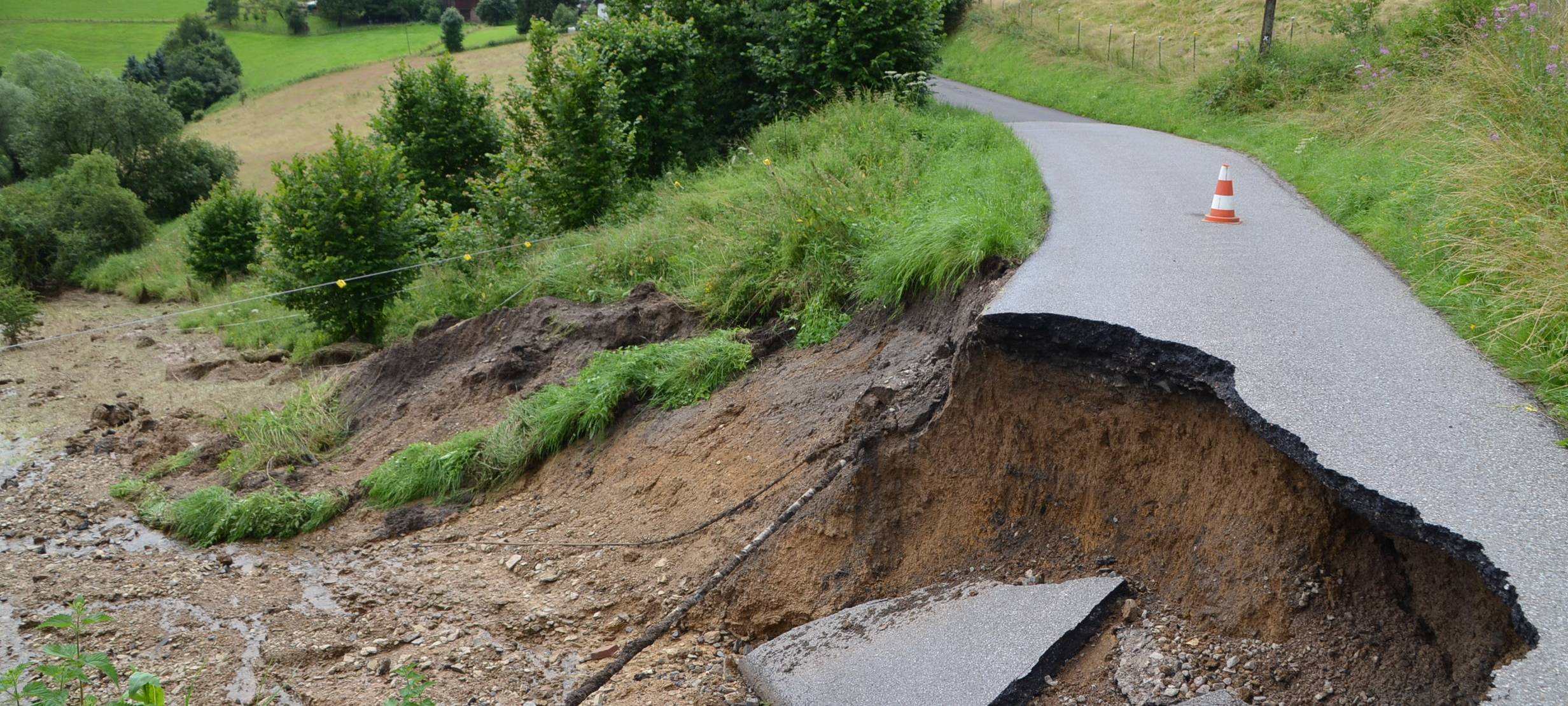 Radevormwald Hangrutsch vor Oberdahl Unwetter