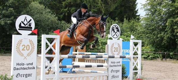 Reitsport: Schwamborn gewinnt Großen Preis