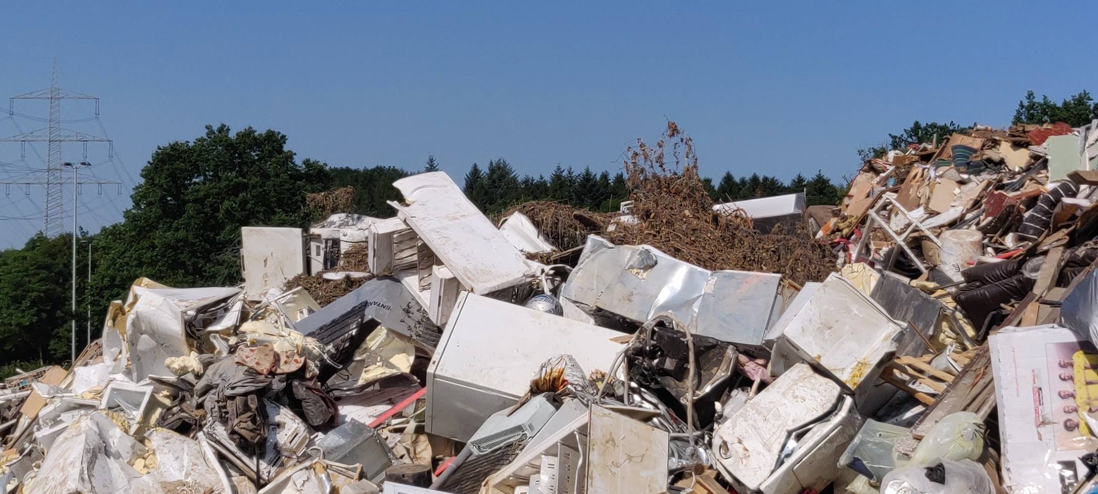 Müll nach Unwetter Leichlingen
