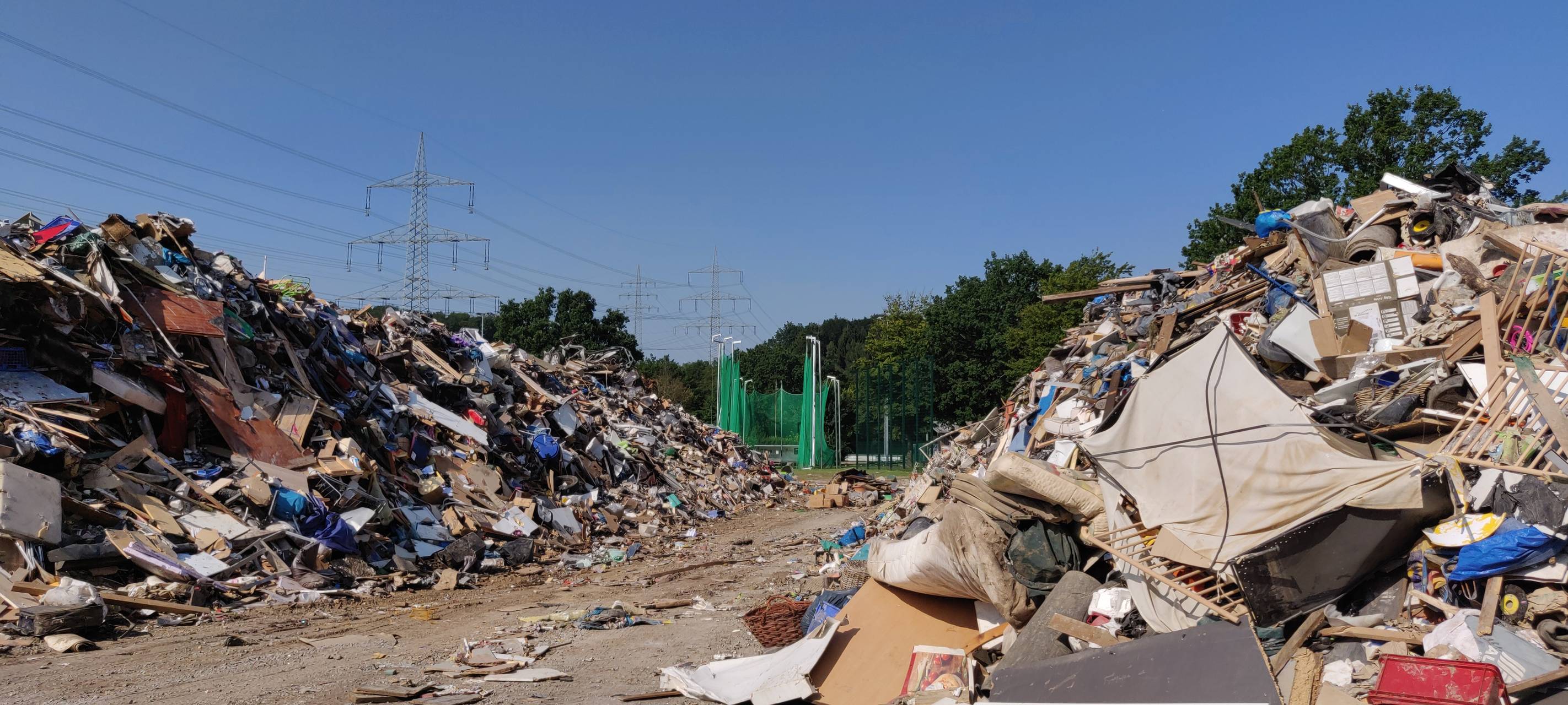 Müll nach Unwetter Leichlingen
