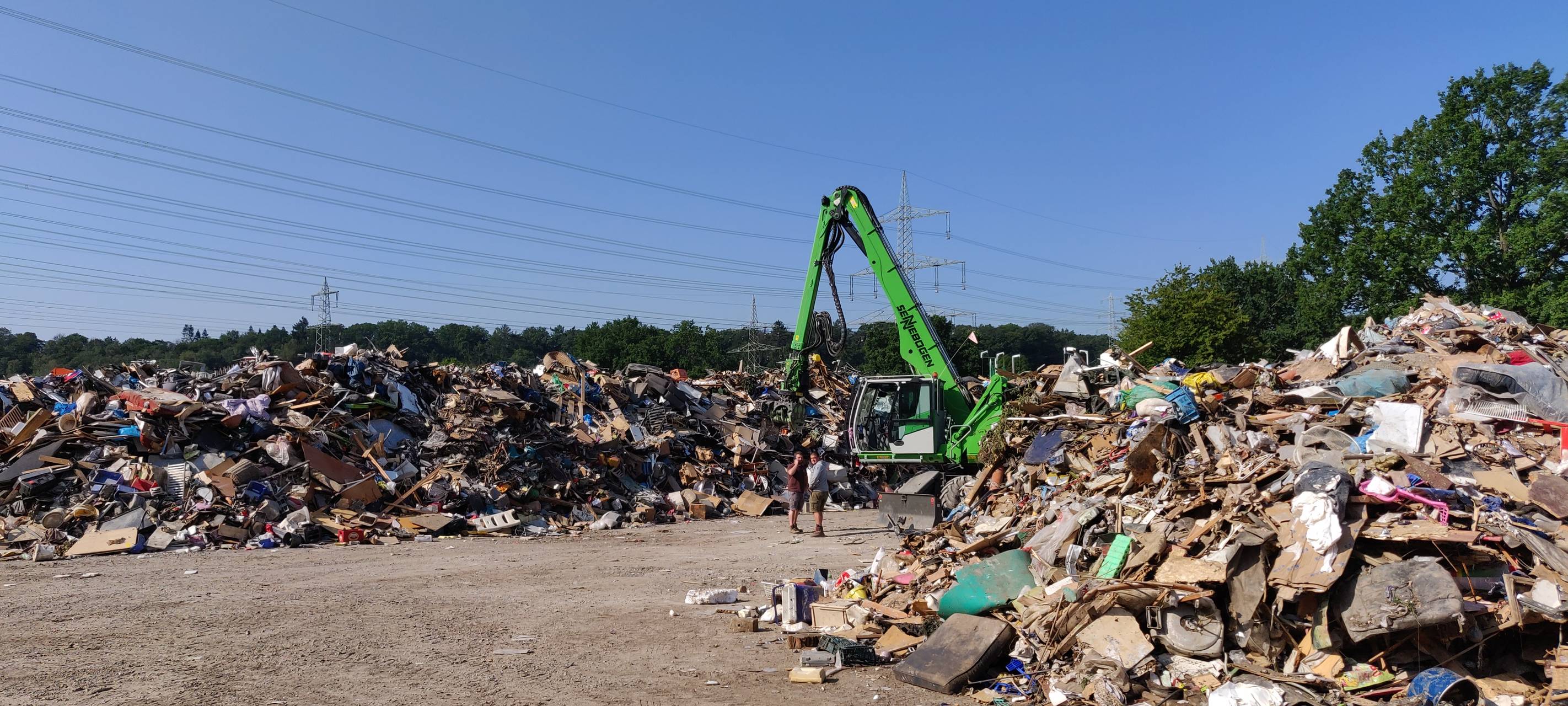 Müll nach Unwetter Leichlingen