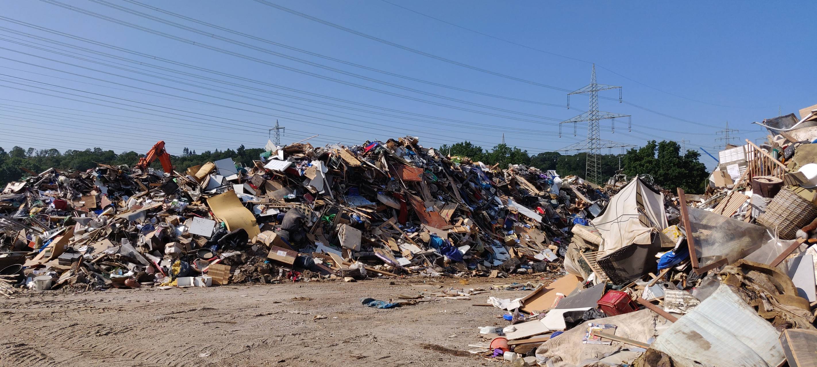 Müll nach Unwetter Leichlingen