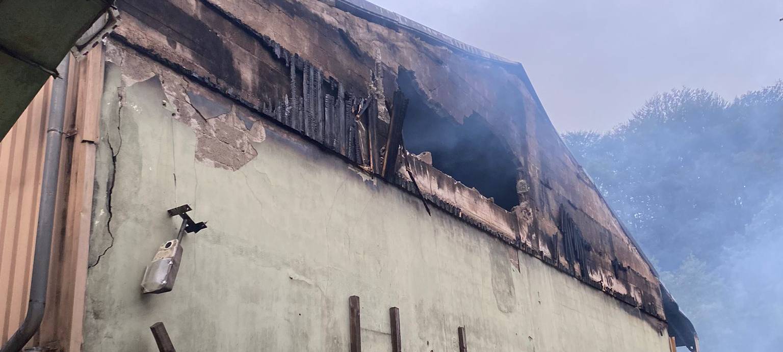 Lindlar: Großbrand in Sägewerk gelöscht