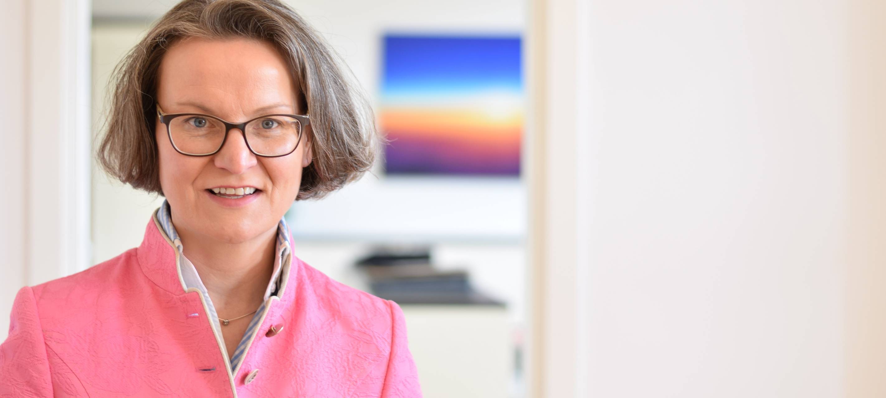 Ministerin im Bergischen: Wie läuft der Wiederaufbau nach dem Hochwasser?