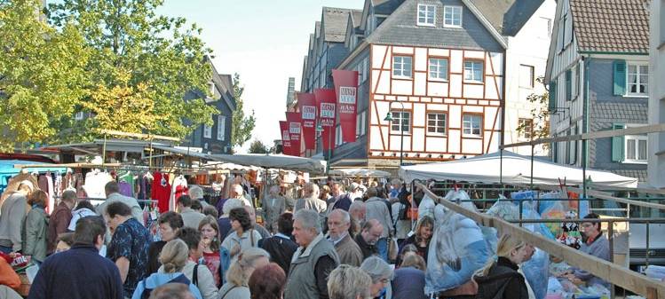 Rhein-Berg: Marktplatz der guten Geschäfte startet durch