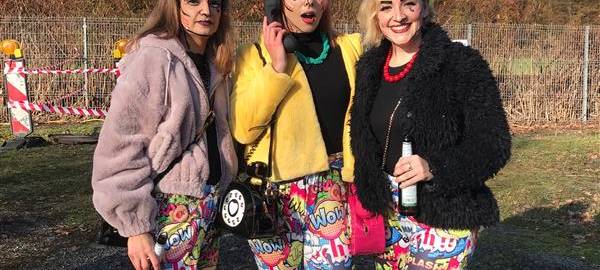 Das Bergische feiert den Auftakt der Karnevalssession - 3G+ Regel in Engelskirchen