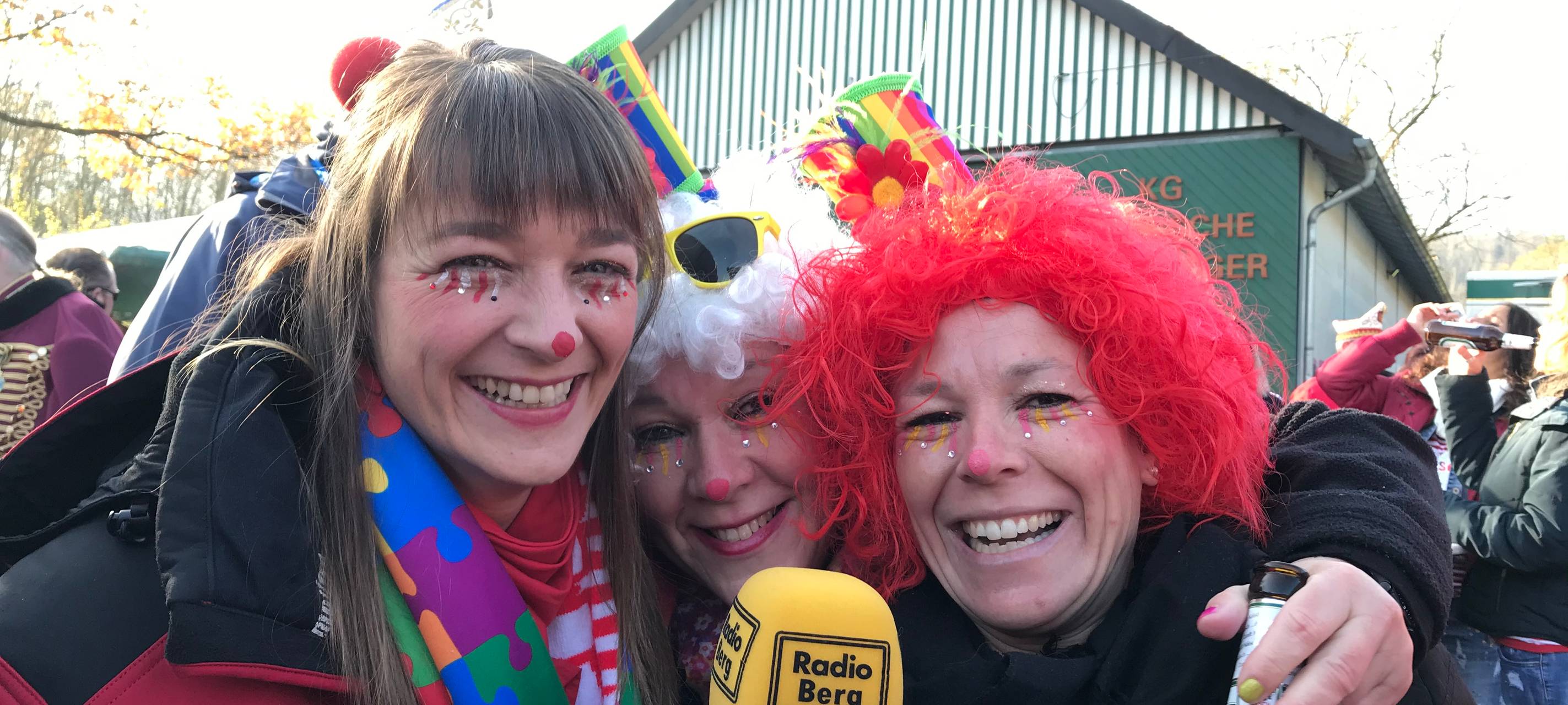 Das Bergische feiert den Auftakt der Karnevalssession - 3G+ Regel in Engelskirchen