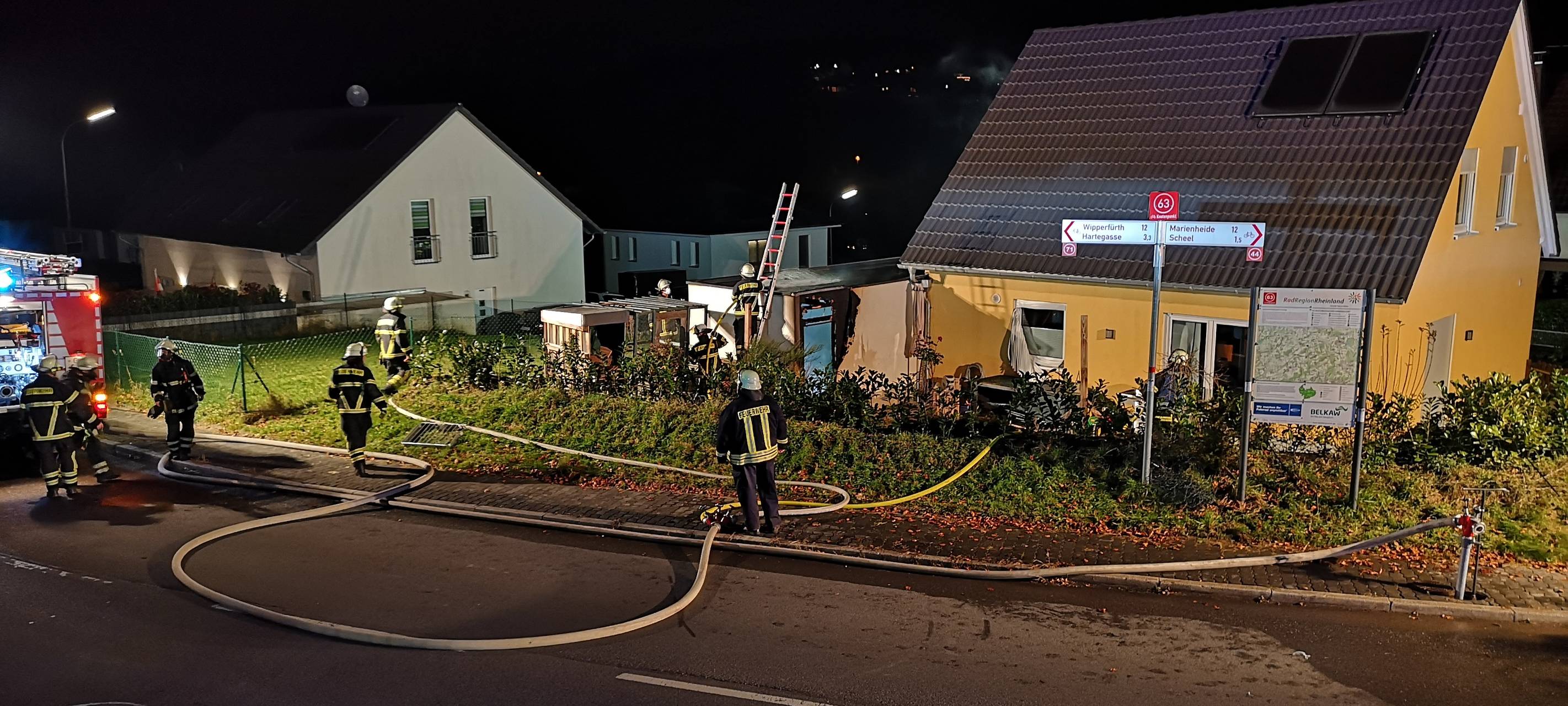 Einsatz in Lindlar-Frielingsdorf - vier Menschen durch Stichflamme teils schwer verletzt