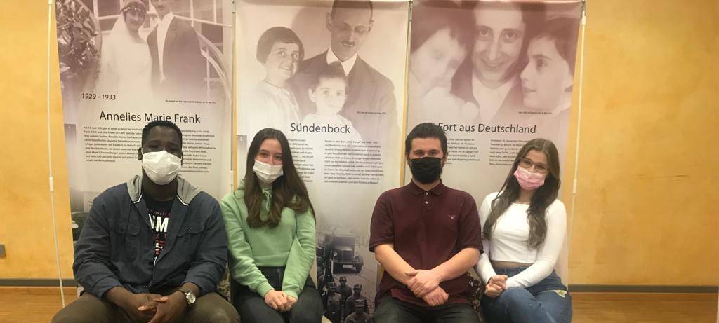 Bergisch Gladbach: Schüler führen durch Anne-Frank-Ausstellung