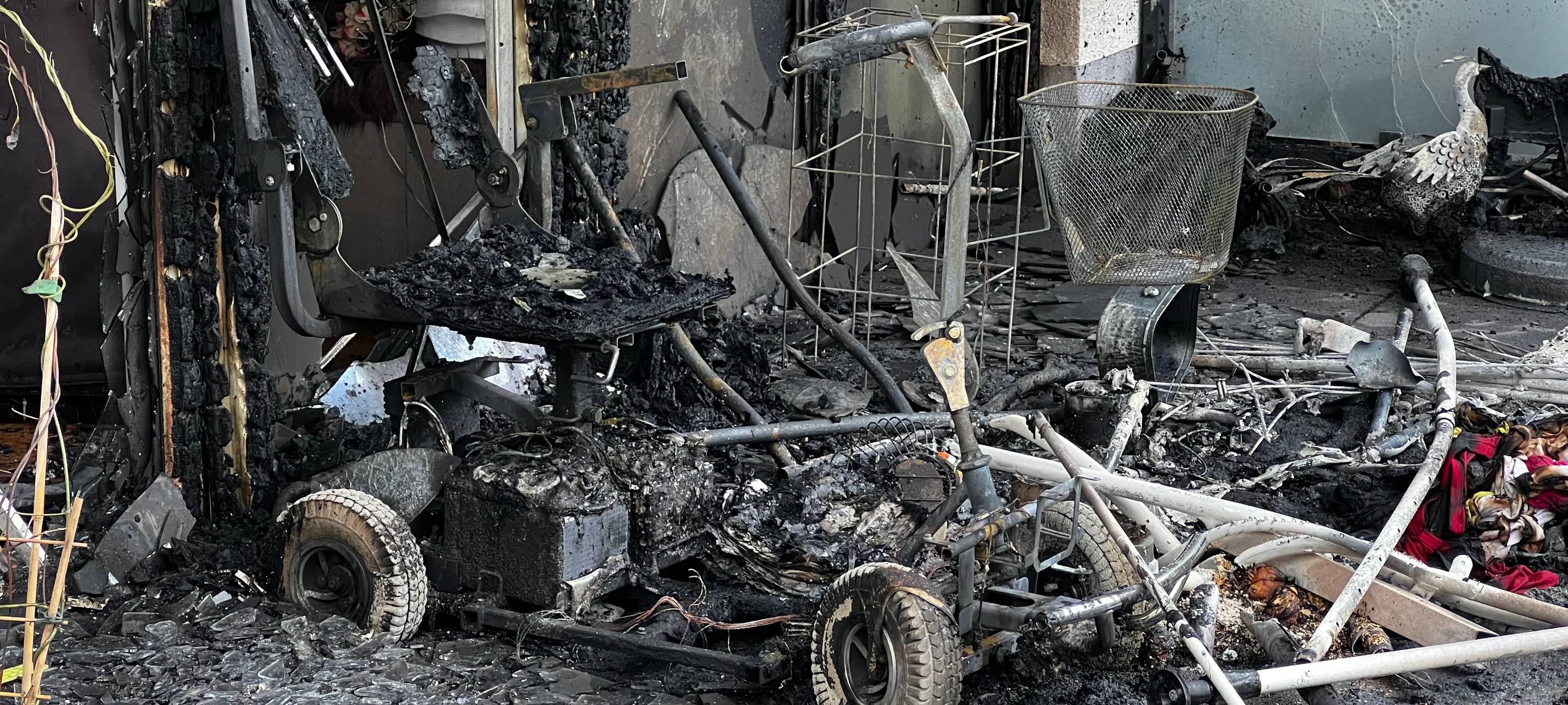 Feuer zerstört Wohnung in Moitzfeld