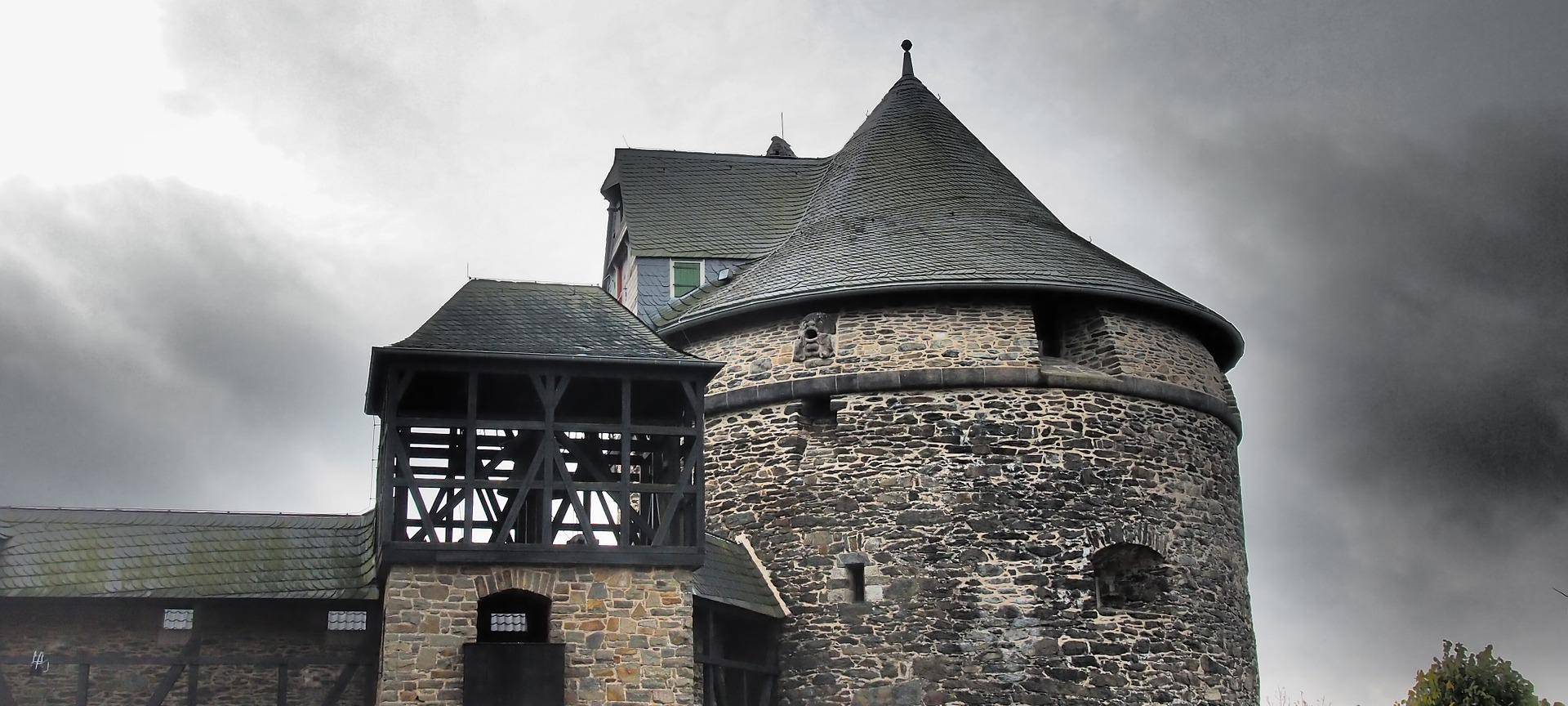 Sturm: Heute kein Weihnachtsmarkt auf Schloss Burg