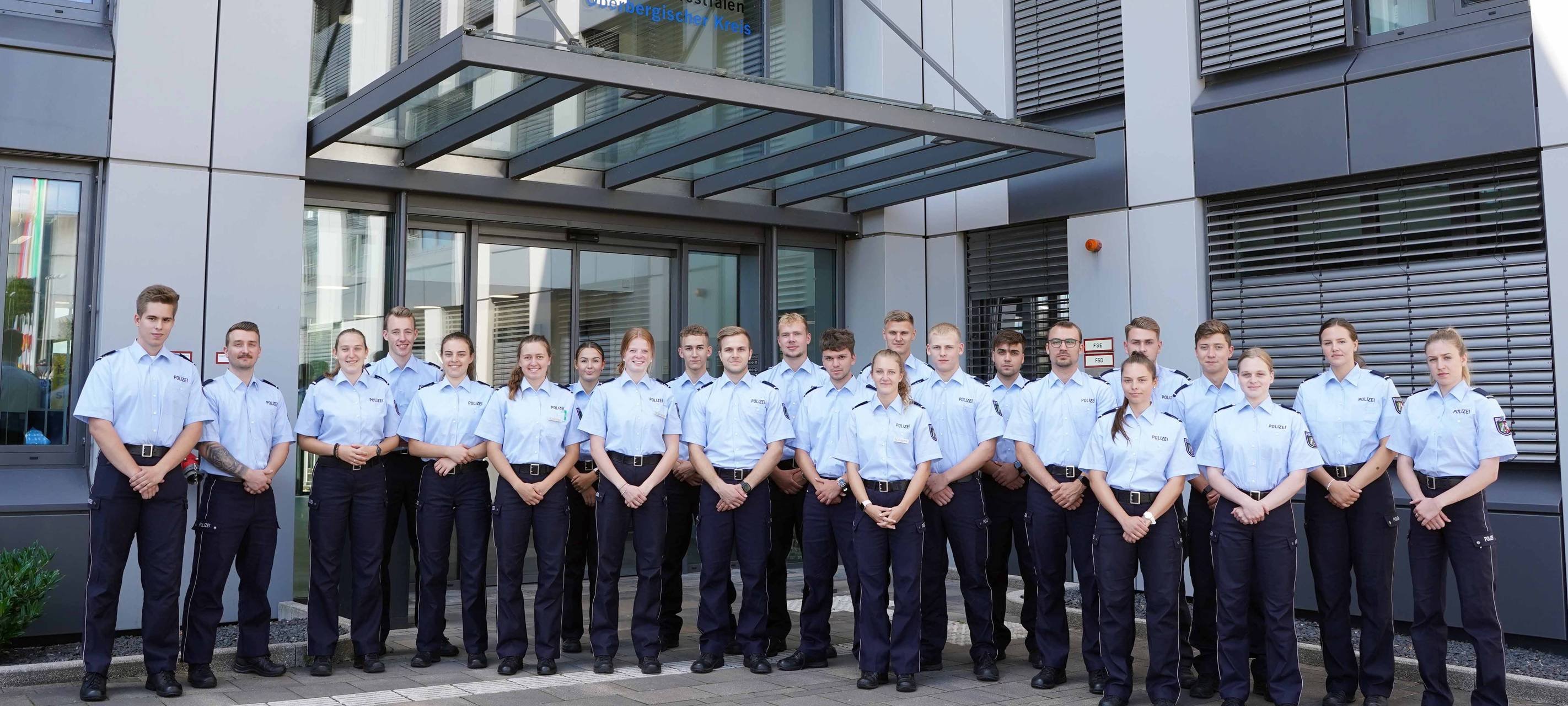 Polizeinachwuchs in Oberberg erstmals auf Streife
