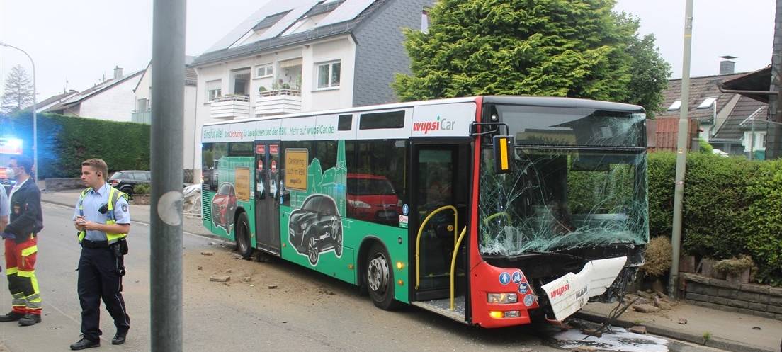 Leichlingen: Busunfall sorgt für Sperrung