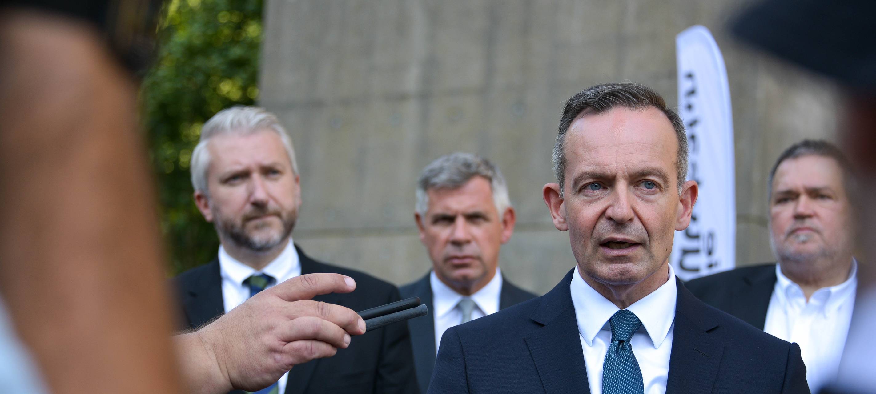 Verkehrsminister Wissing an der Rahmede-Brücke