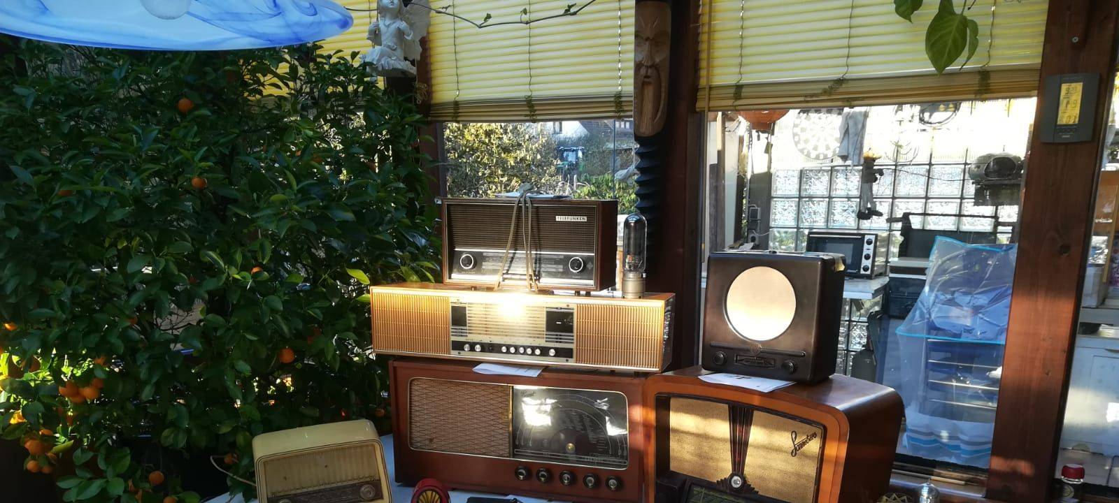 Radios aus alten Zeiten