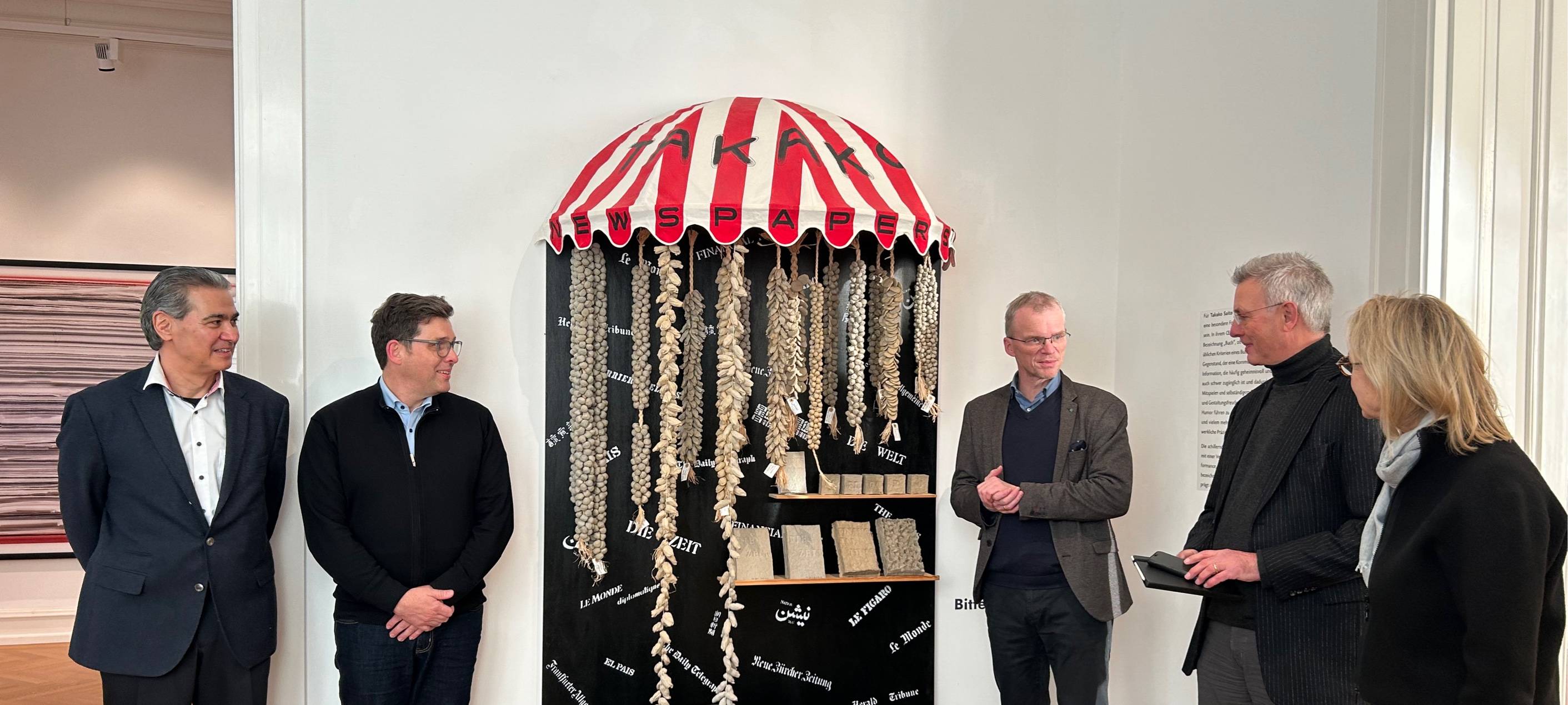 Bergisch Gladbach: Neues Papierkunstwerk