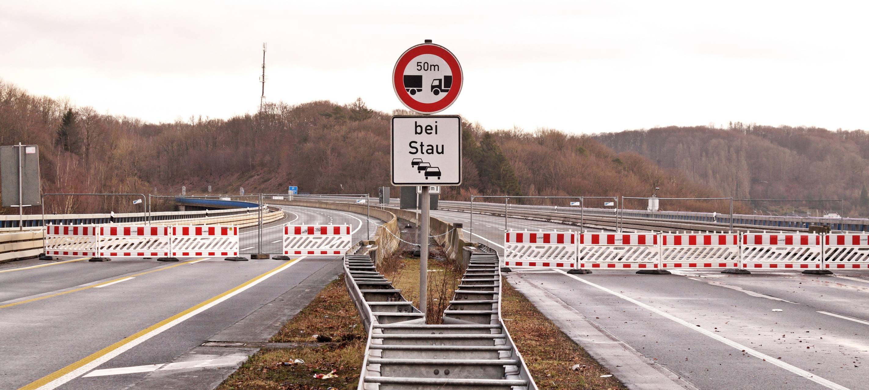 Rahmede-Brücke: Wüst sagt aus