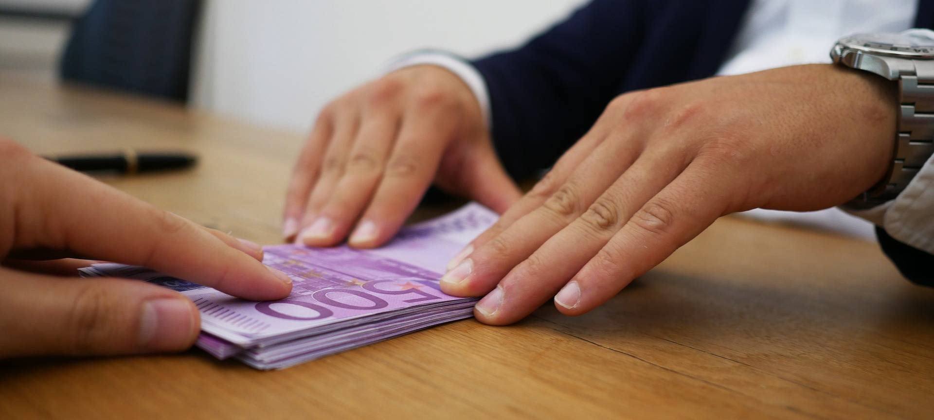 Verbraucherzentrale Bergisch Gladbach warnt vor Kreditfallen
