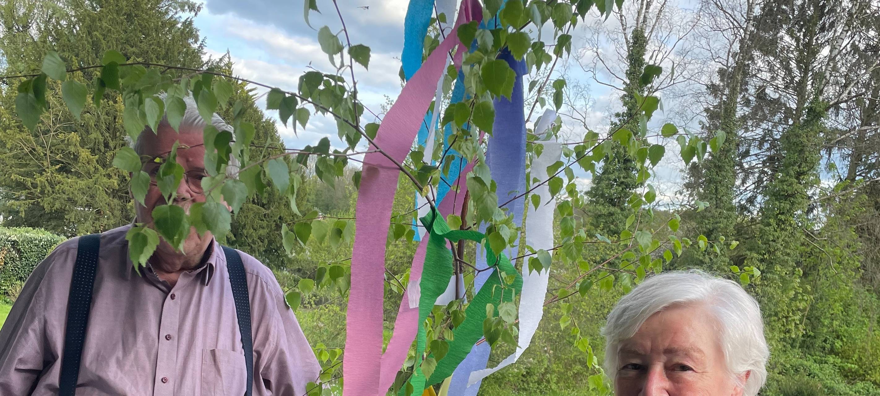 Maibaumsetzen der besonderen Art