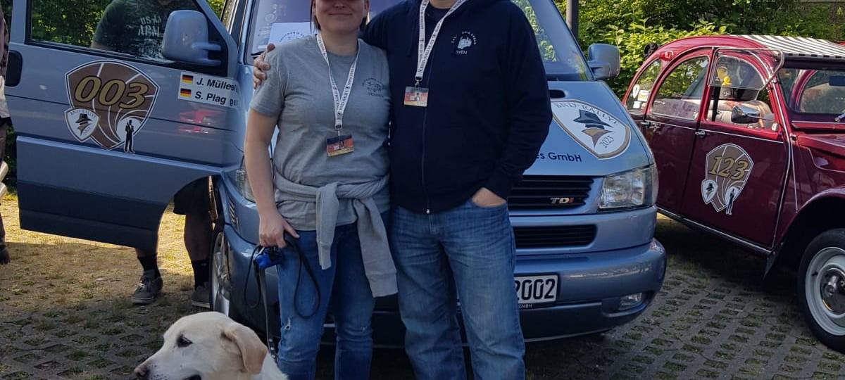 Sven und Jessica auf fiktiver Verbrecherjagd