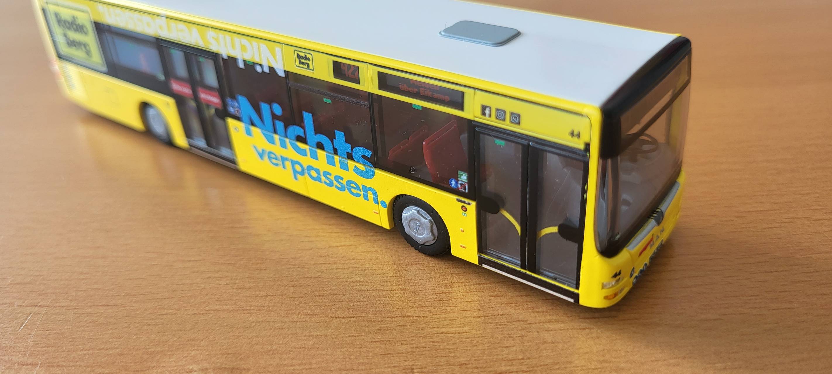 Der Radio Berg-Bus in Miniatur-Format