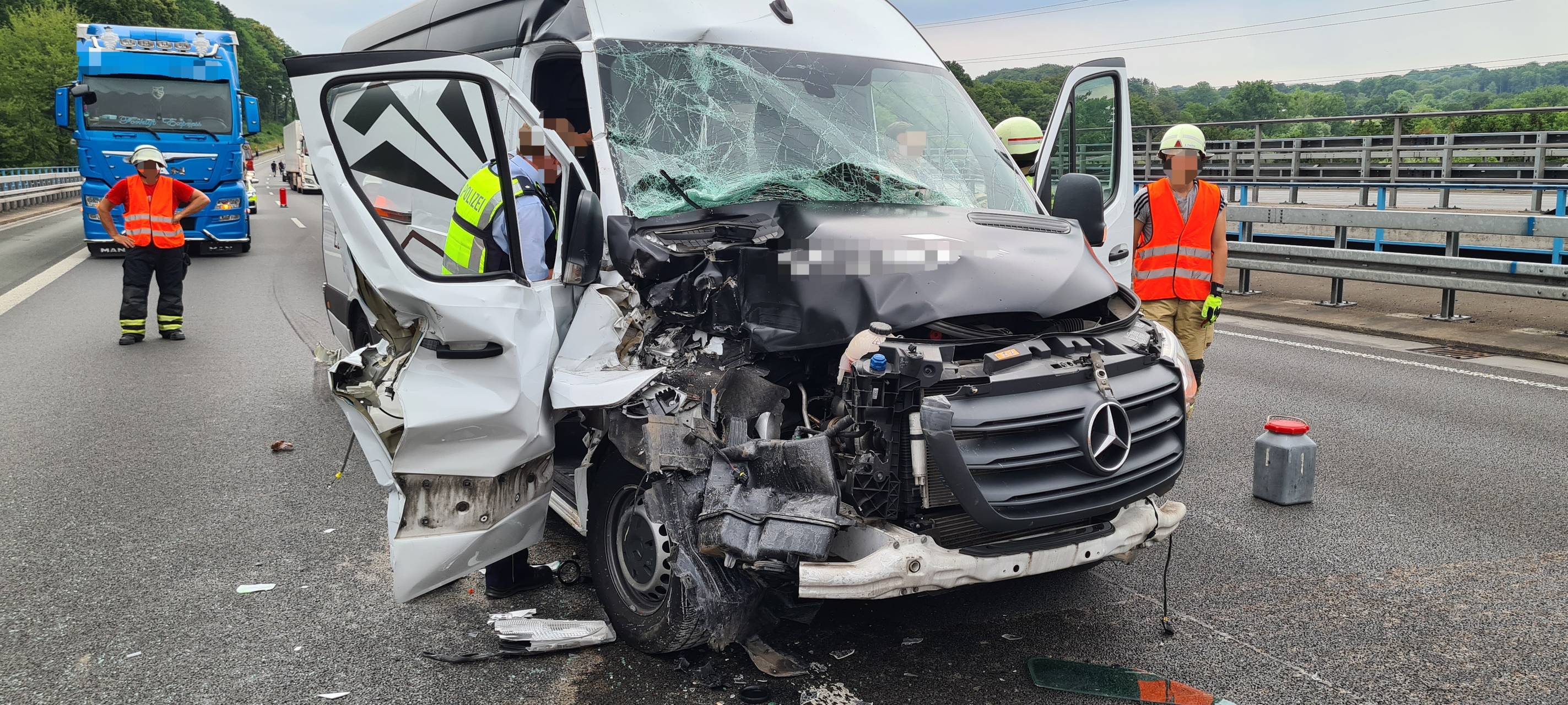 A1 Unfall sorgt für Sperrung im Feierabendverkehr