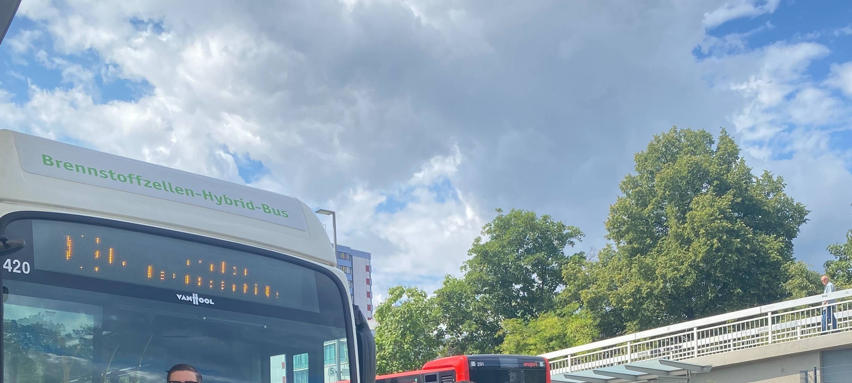 Schnellbus startet: Von Wermelskirchen nach Leverkusen
