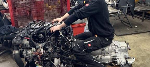 Deutschunterricht in Hückeswagener Autowerkstatt