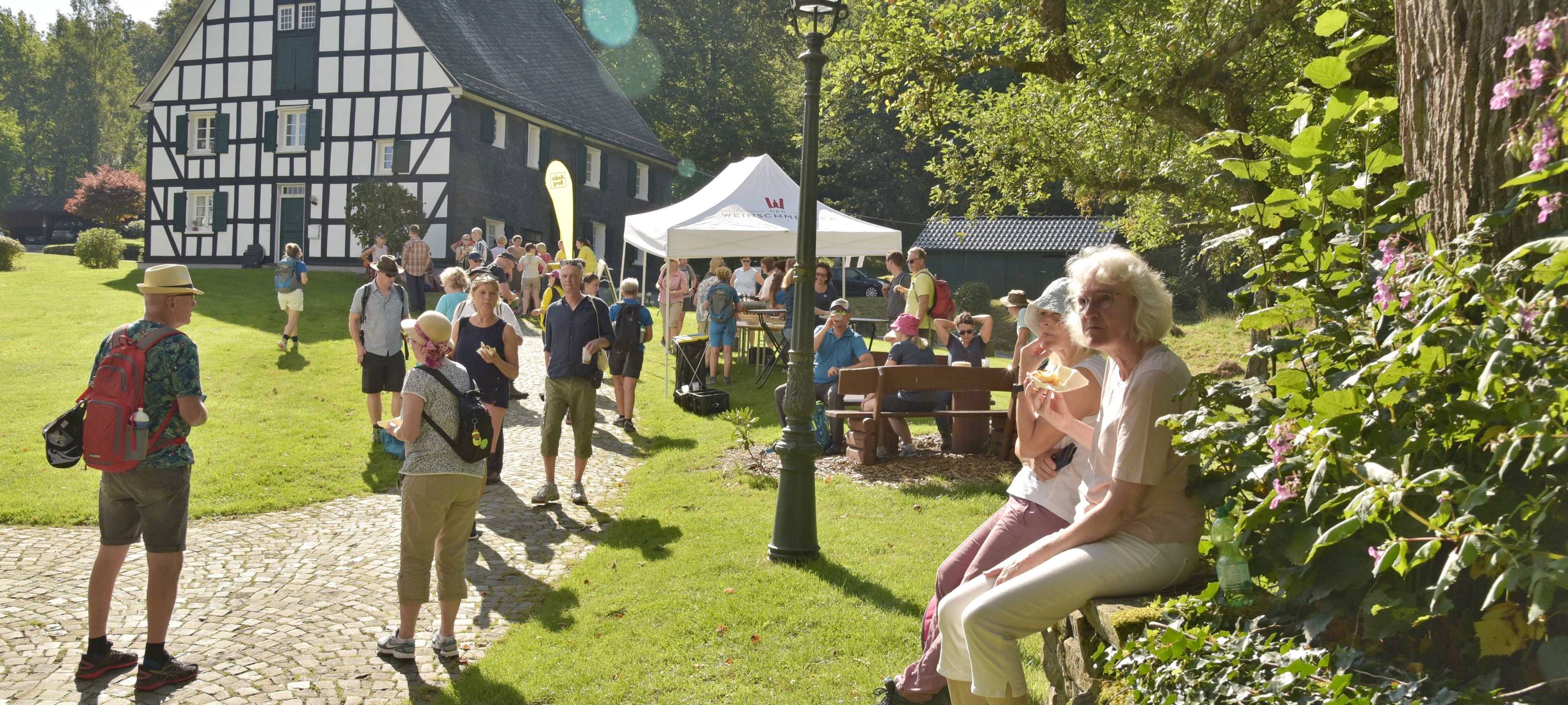Sonne satt beim Radio Berg Wandertag