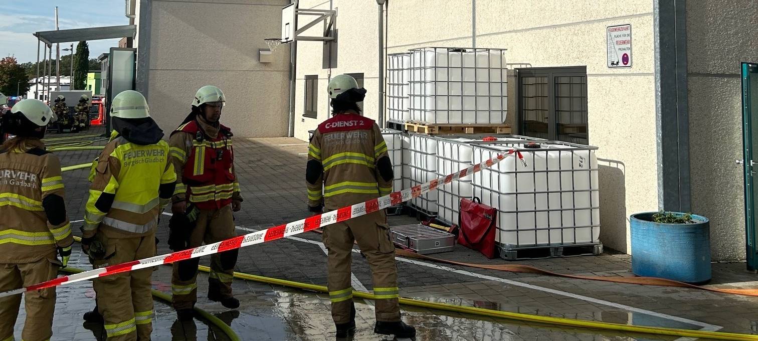 Bergisch Gladbach: Entwarnung nach Großbrand