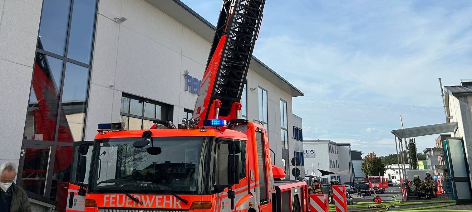 Bergisch Gladbach: Entwarnung nach Großbrand