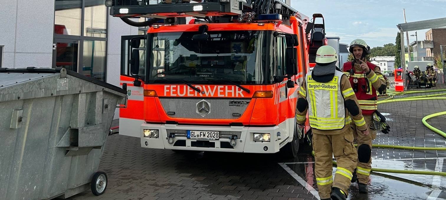 Bergisch Gladbach: Entwarnung nach Großbrand