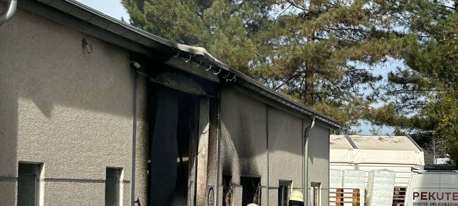Bergisch Gladbach: Entwarnung nach Großbrand