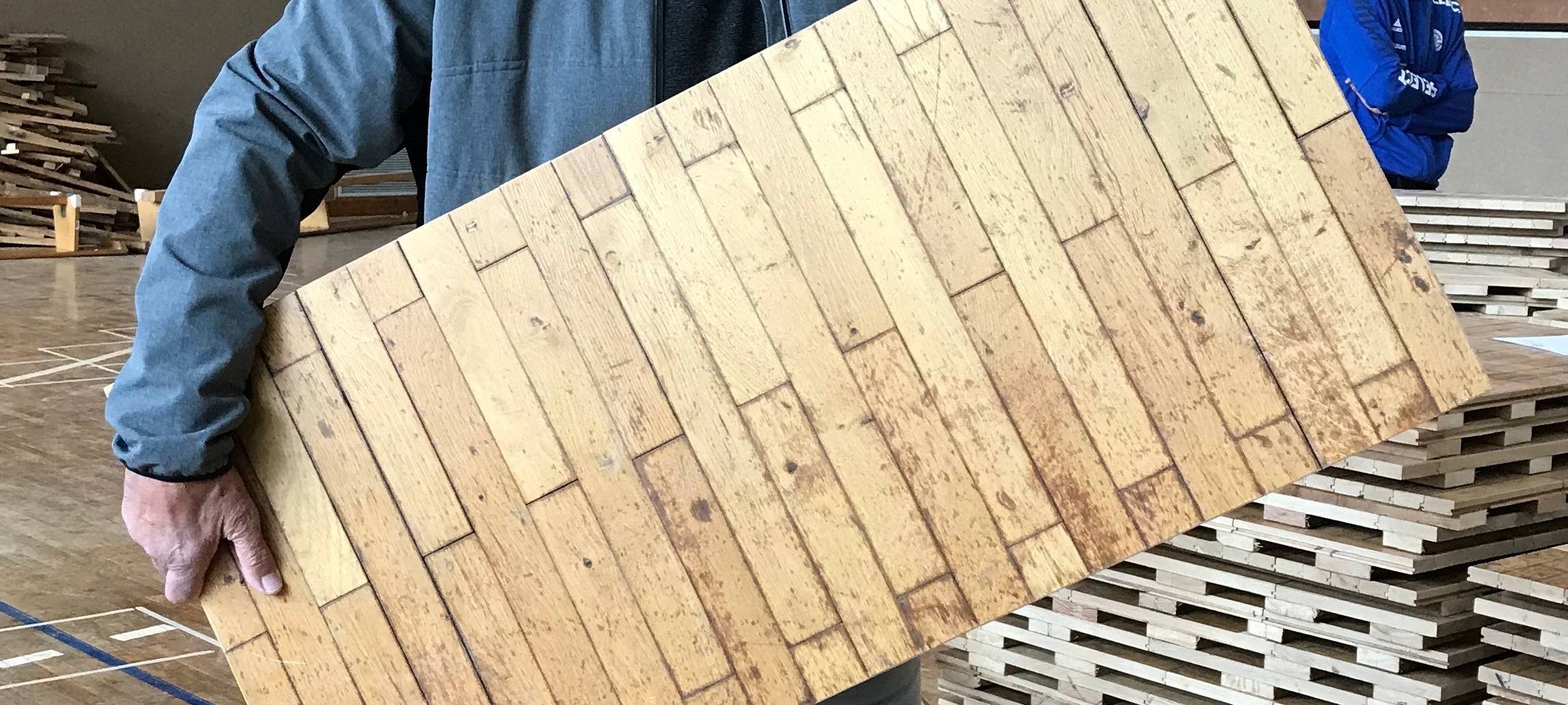 Geschichtsträchtiger Hallenboden wird verkauft