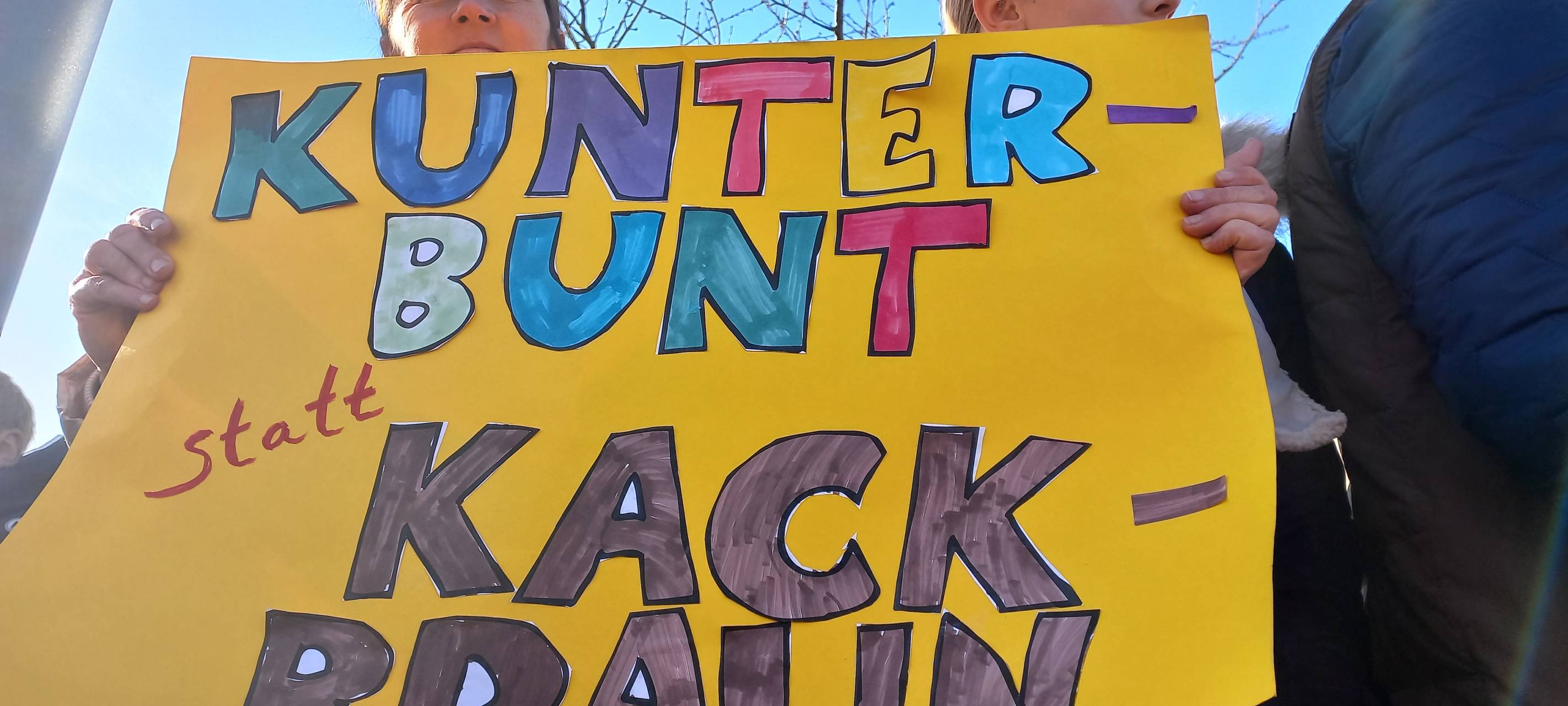 Friedliche Demonstrationen gegen Rechts