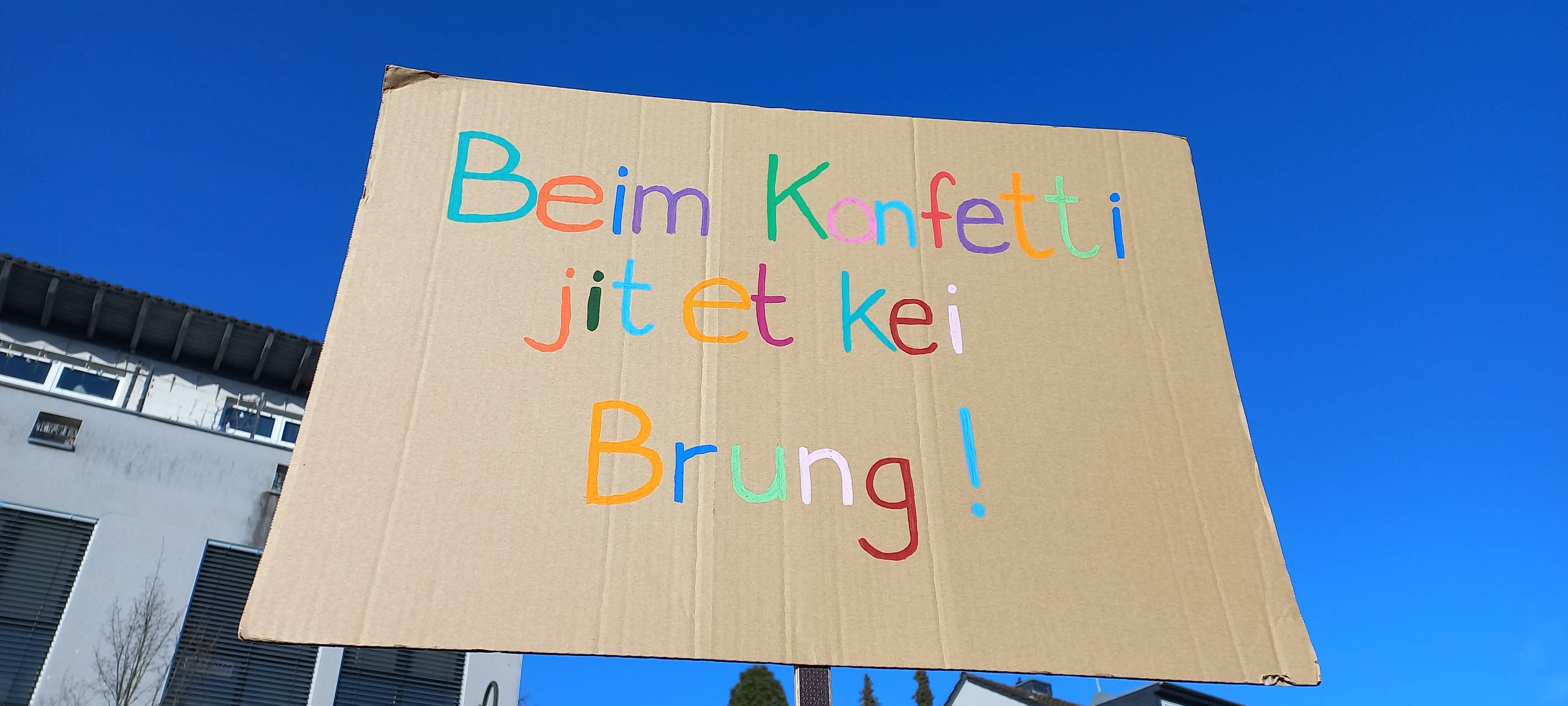 Friedliche Demonstrationen gegen Rechts