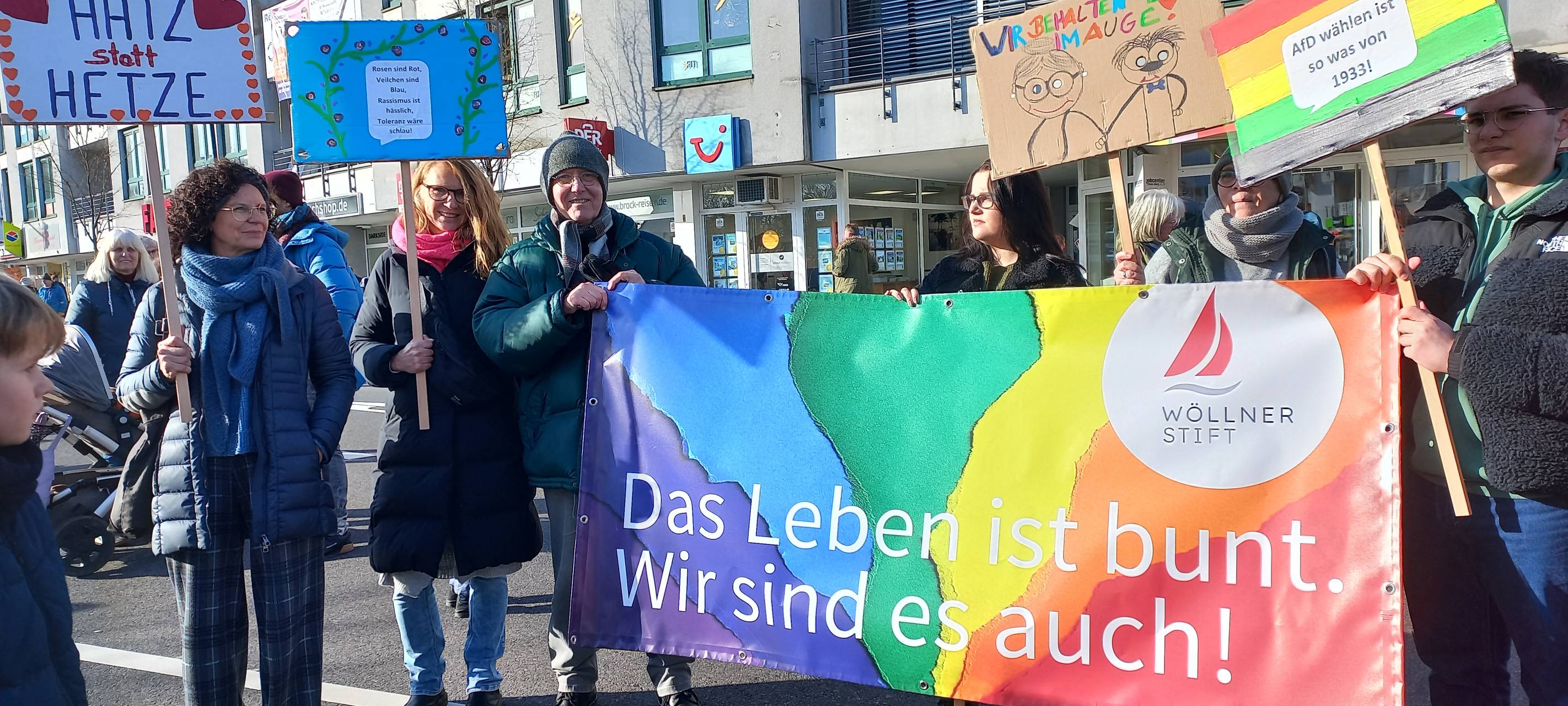 Friedliche Demonstrationen gegen Rechts