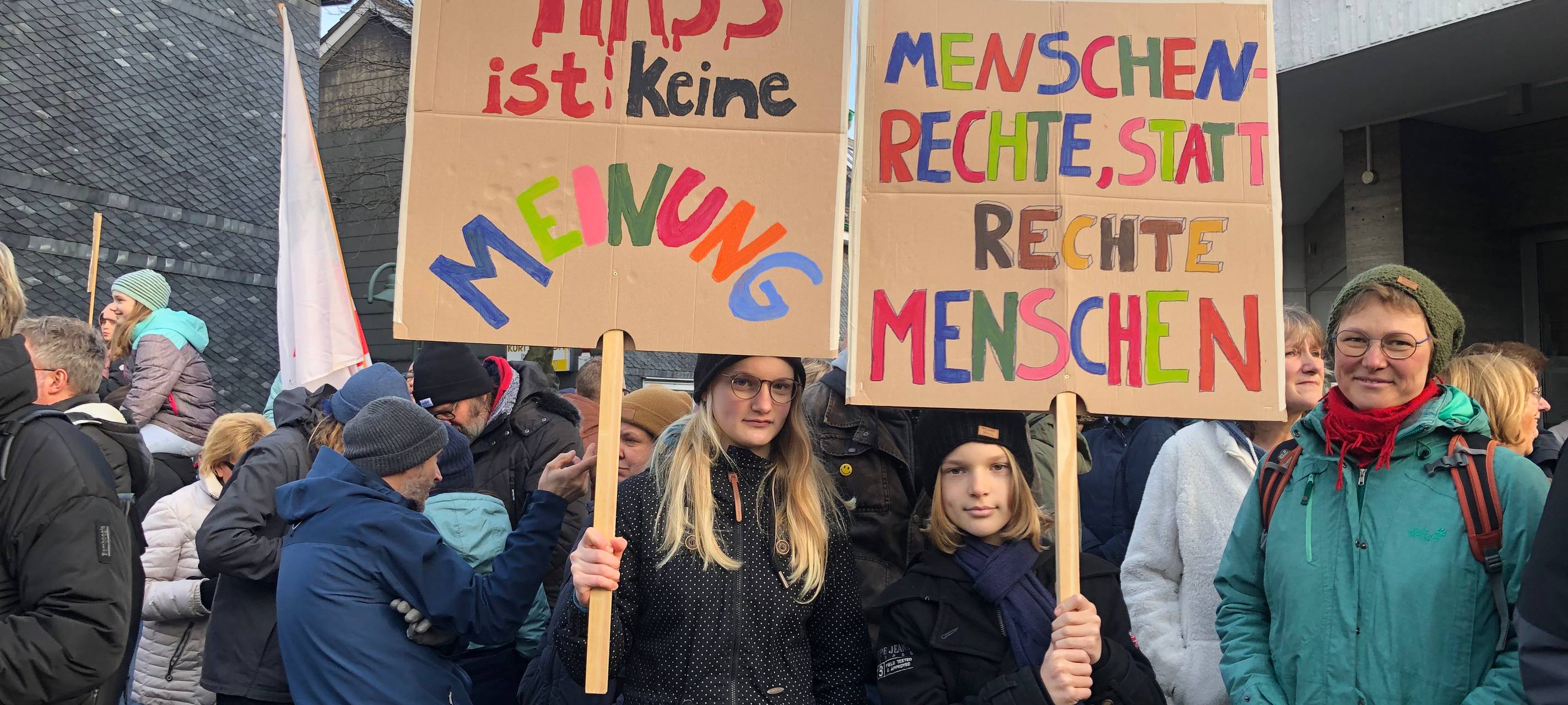 Friedliche Demonstrationen gegen Rechts
