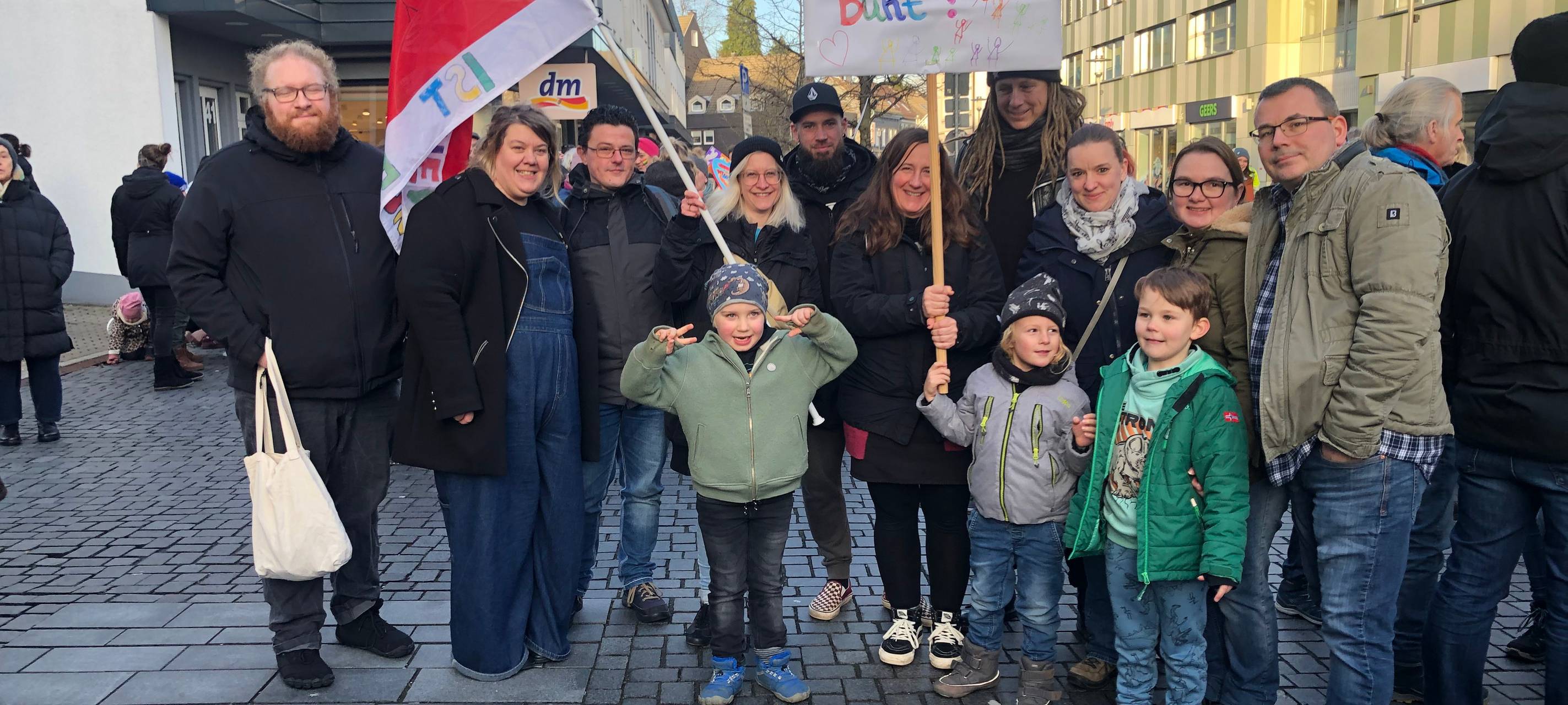 Friedliche Demonstrationen gegen Rechts