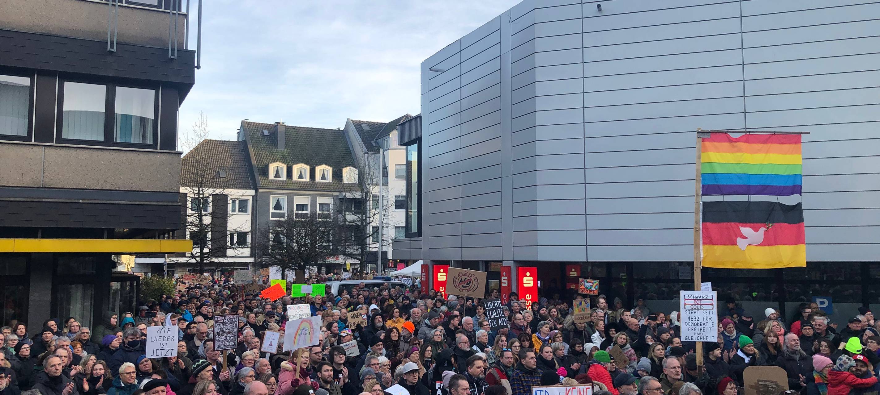 Friedliche Demonstrationen gegen Rechts
