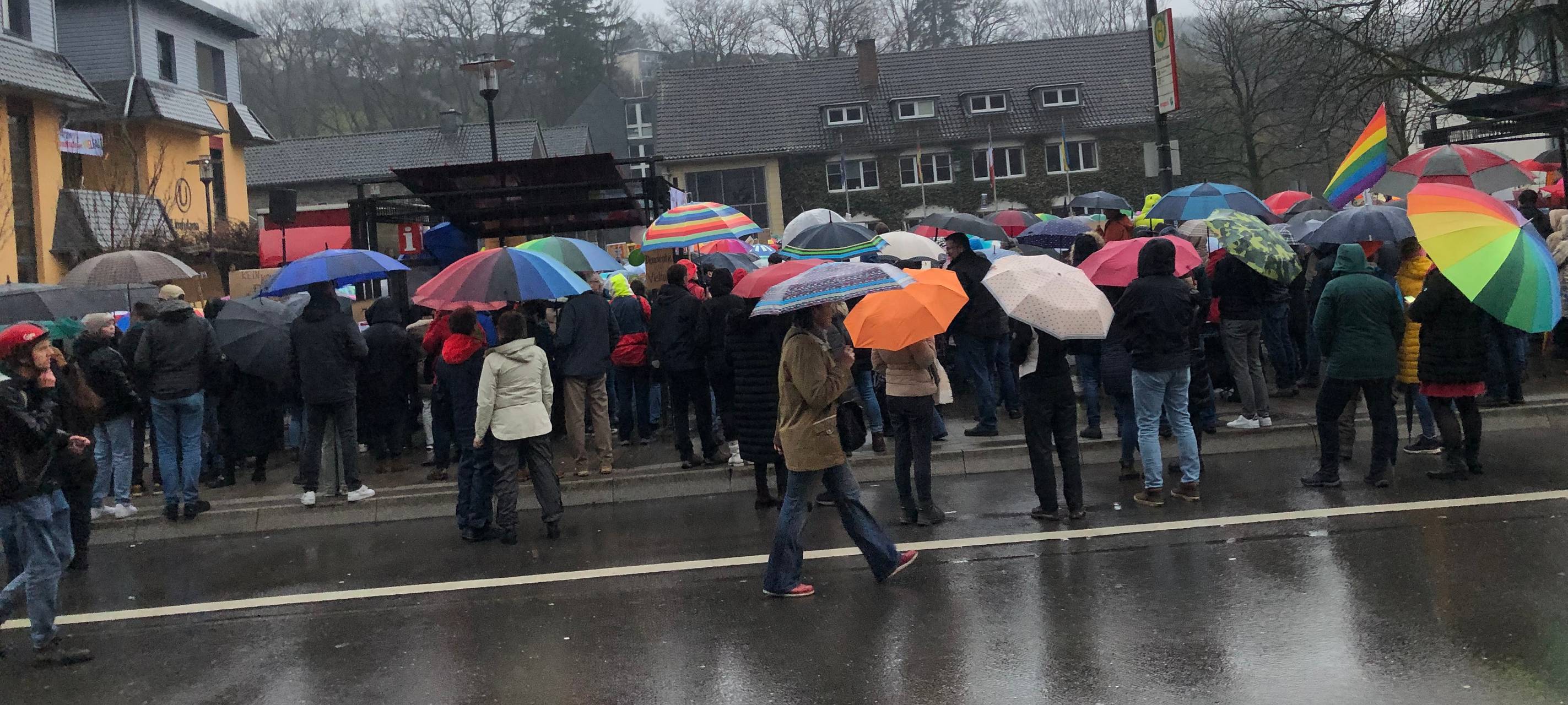 Demos gegen AfD-Treffen im Bergischen